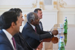 President Ilham Aliyev receives head of Global Infrastructure Partners