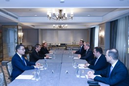 Jeyhun Bayramov meets with foreign minister of Turkish Republic of Northern Cyprus