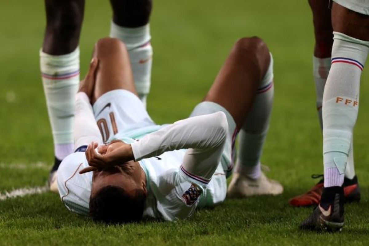 Mbappe diagnosed with posterior capsule hyperextension in his left knee