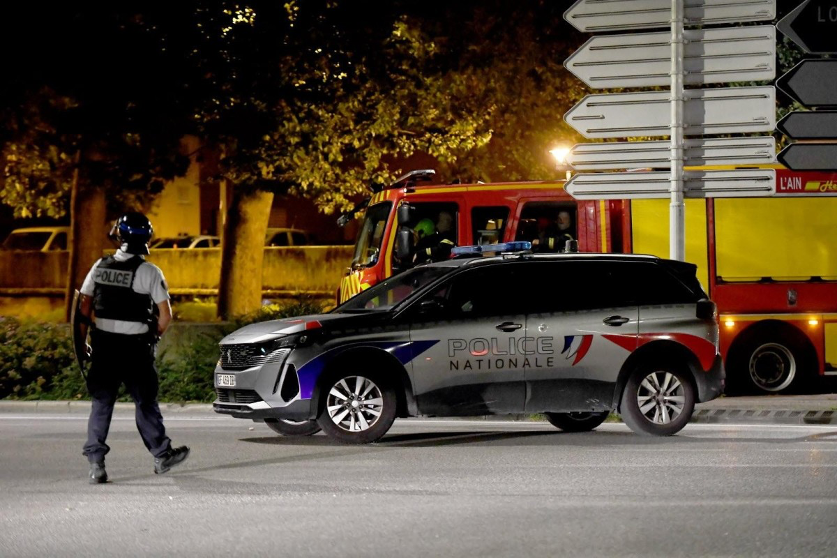 Three people injured in shooting on bar terrace in France