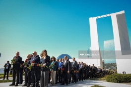 State and public representatives commemorate martyrs at Victory Monument-PHOTO 