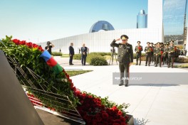 State and public representatives commemorate martyrs at Victory Monument-PHOTO 