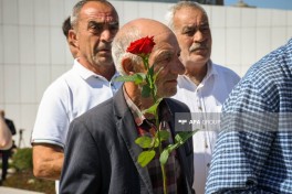 State and public representatives commemorate martyrs at Victory Monument-PHOTO 