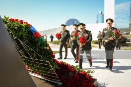 State and public representatives commemorate martyrs at Victory Monument-PHOTO 