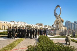 State and public representatives commemorate martyrs at Victory Monument-PHOTO 