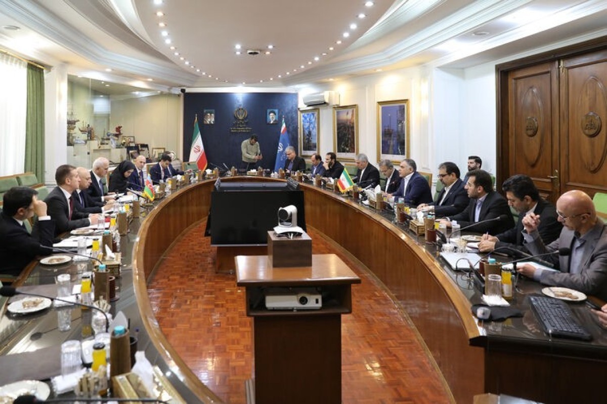 Azerbaijan and Iran discuss development of oil and gas cooperation