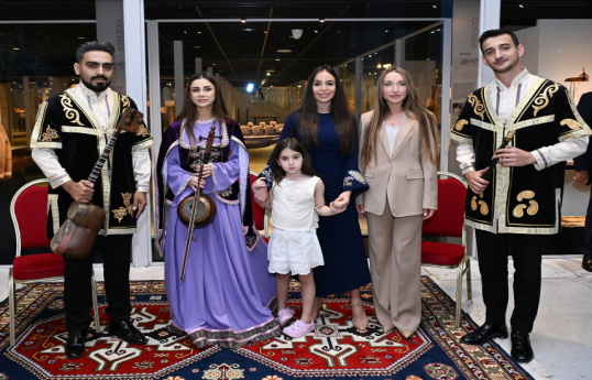 Leyla Aliyeva attends opening of Azerbaijani carpet exhibition at the Holy See-PHOTO 