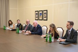 President Ilham Aliyev received UK Minister of State for Defence